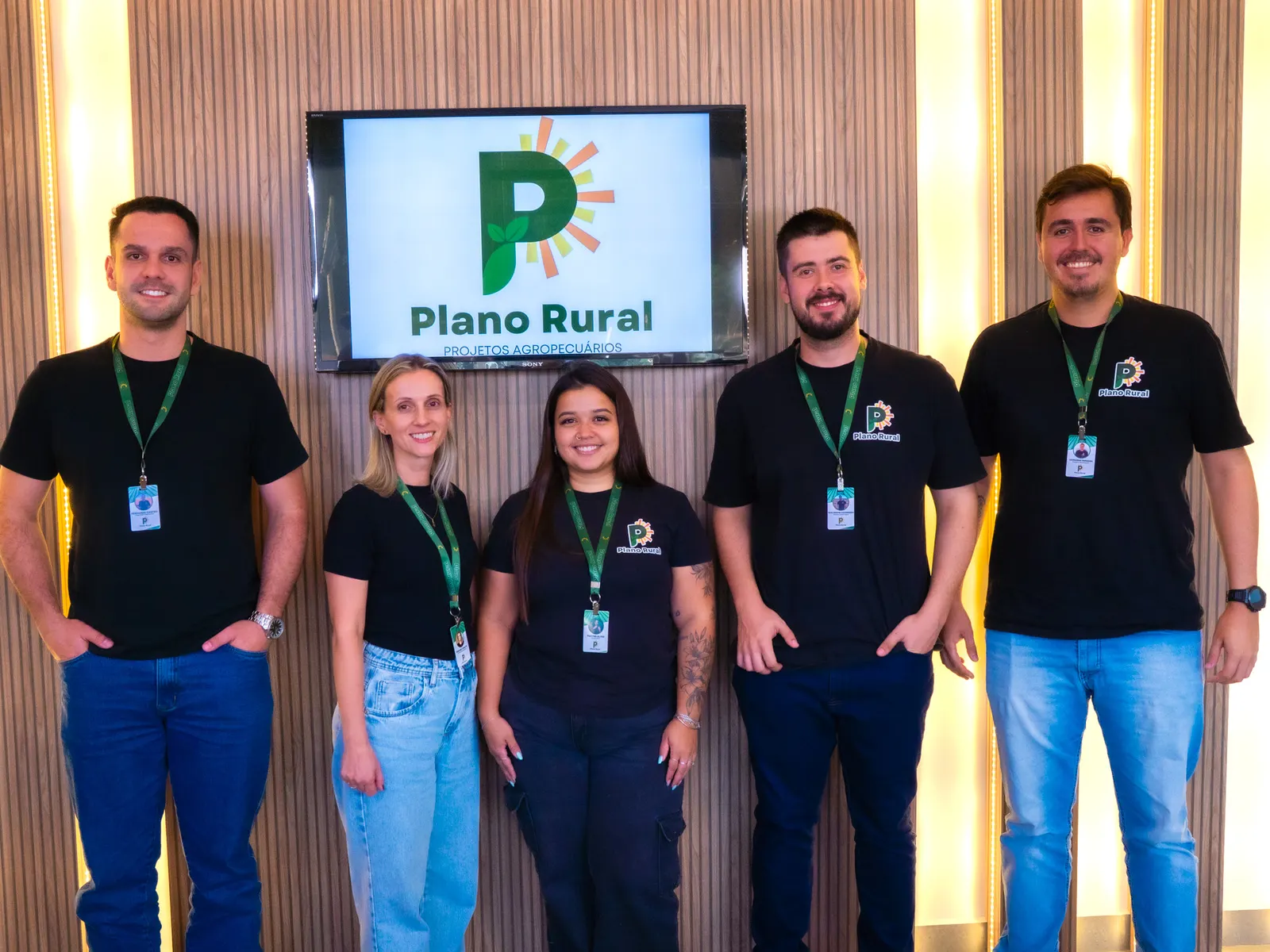 Equipe da Plano Rural reunida no escritório